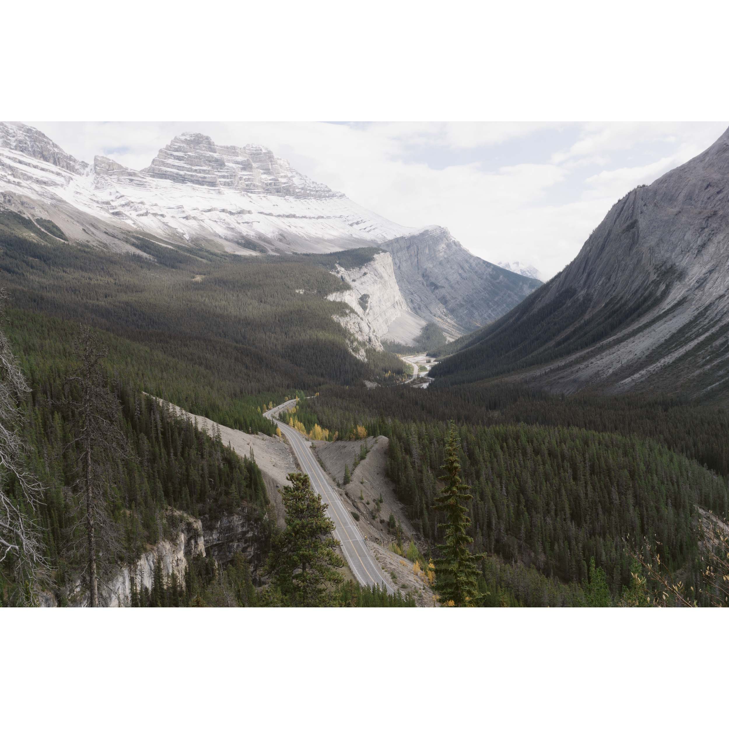 MOUNTAIN PASS - Rocky Mountains, Canada